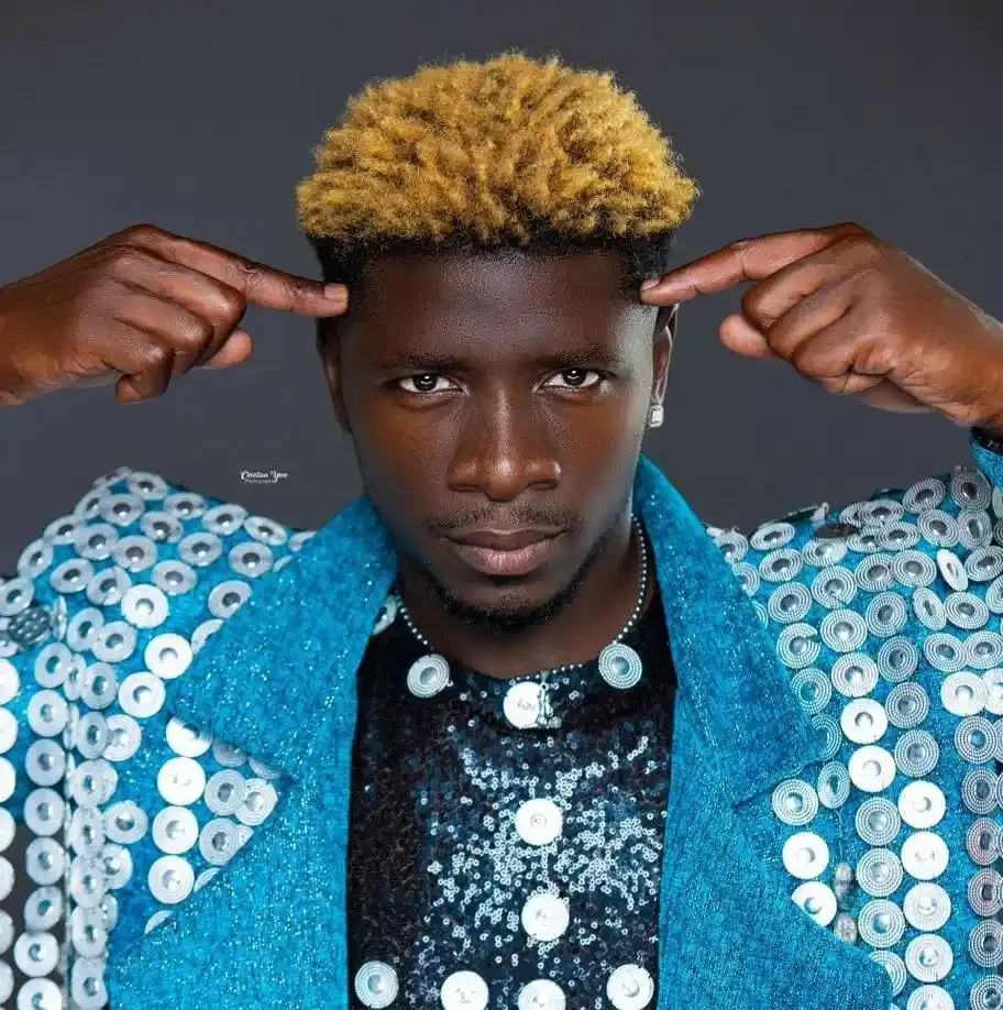 Joly Garcon dp picture